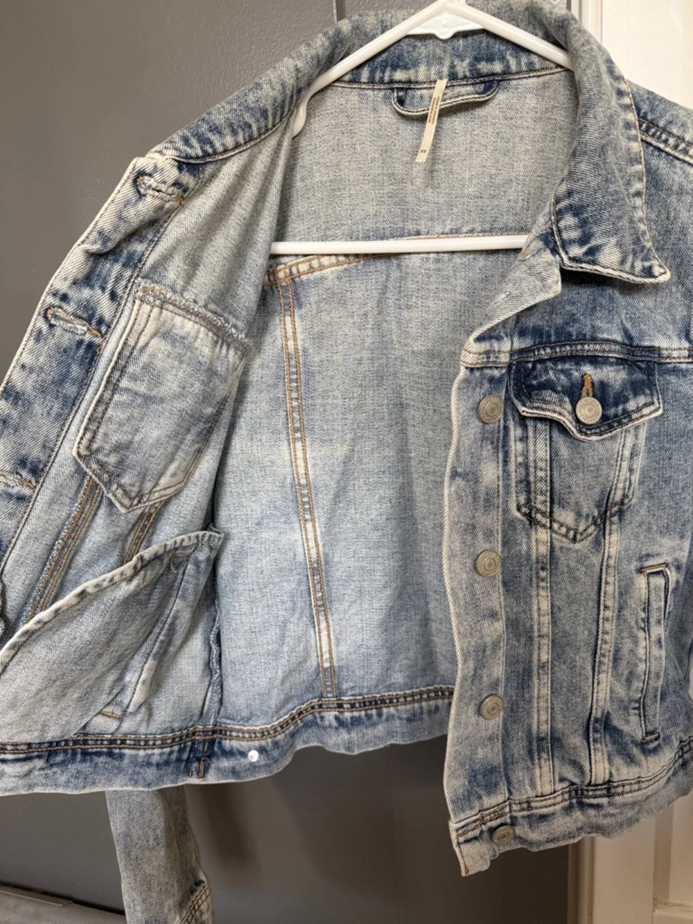 Free People Light Faded Blue Denim Jacket - Picture 4 of 5